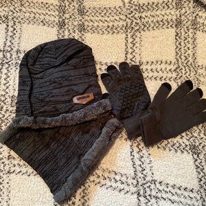 Cozy Black Knit Gloves with Faux Fur Trim